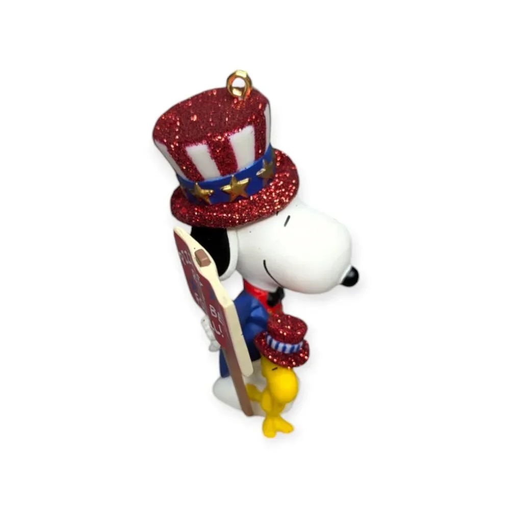 2004 Hallmark Keepsake Ornament Collector's Series Snoopy The Winning Ticket